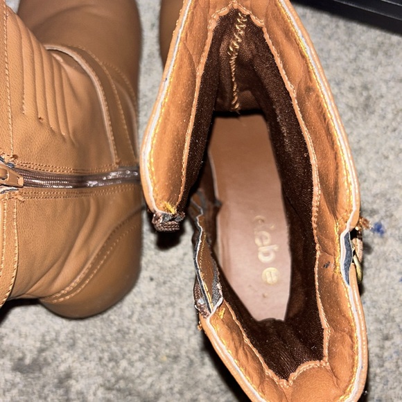 🦋Been Booted🦋 - Picture 5 of 8